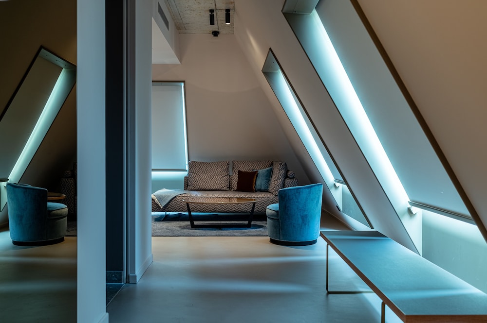 

Napoli - Germering - MIANO Hotel & Bar