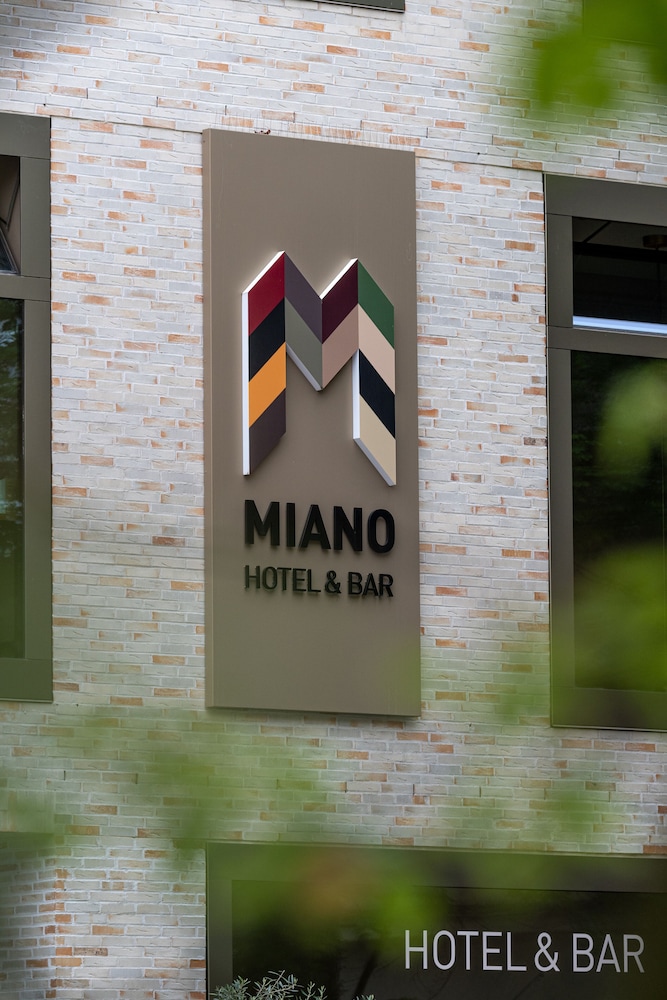 

Bologna - Germering - MIANO Hotel & Bar