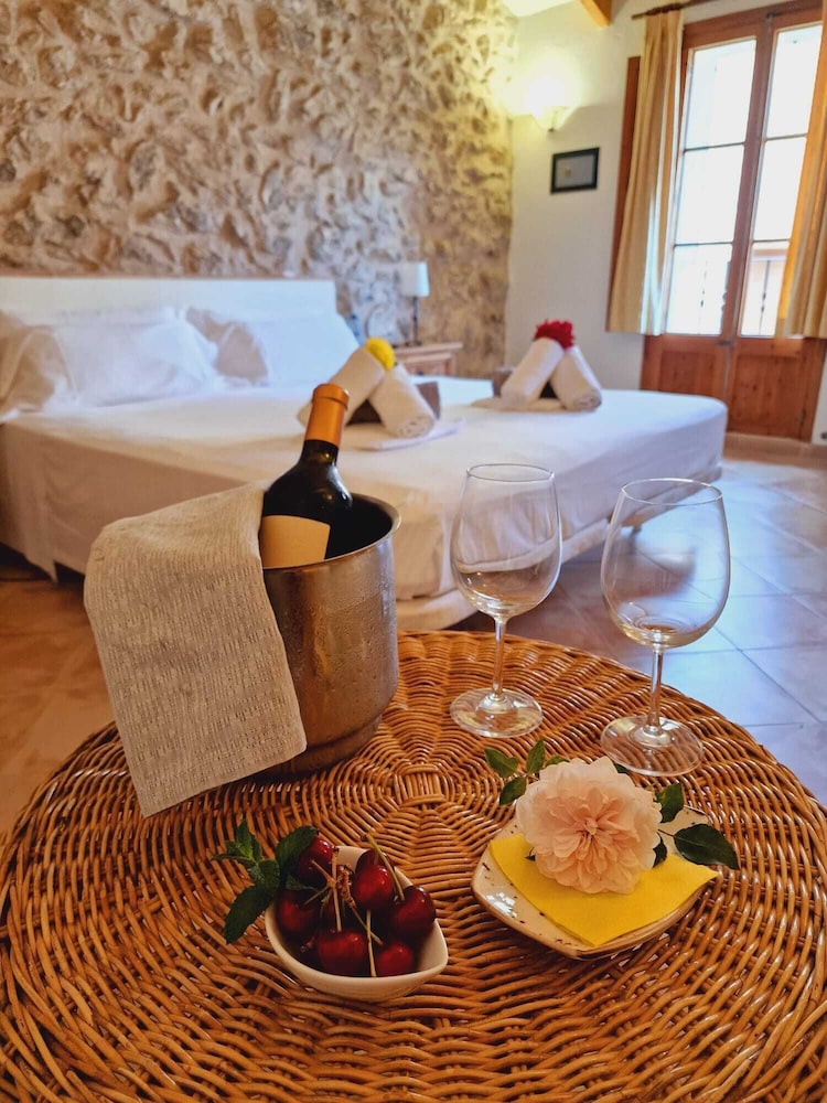 

Milano - Fornalutx - Hotel Rural Nou Dalt Muntanya