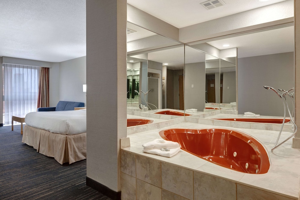 

Milano - Cascate del Niagara - Days Inn By Wyndham Niagara Falls Near The Falls