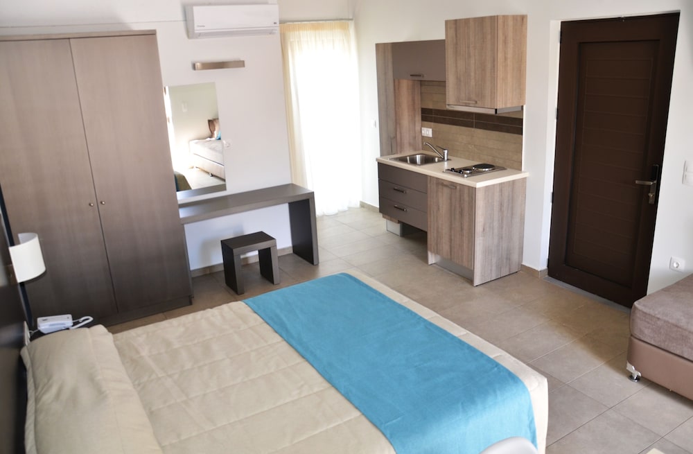 

Bologna - Agia Marina Nea Kydonias - Ledra Maleme Hotel