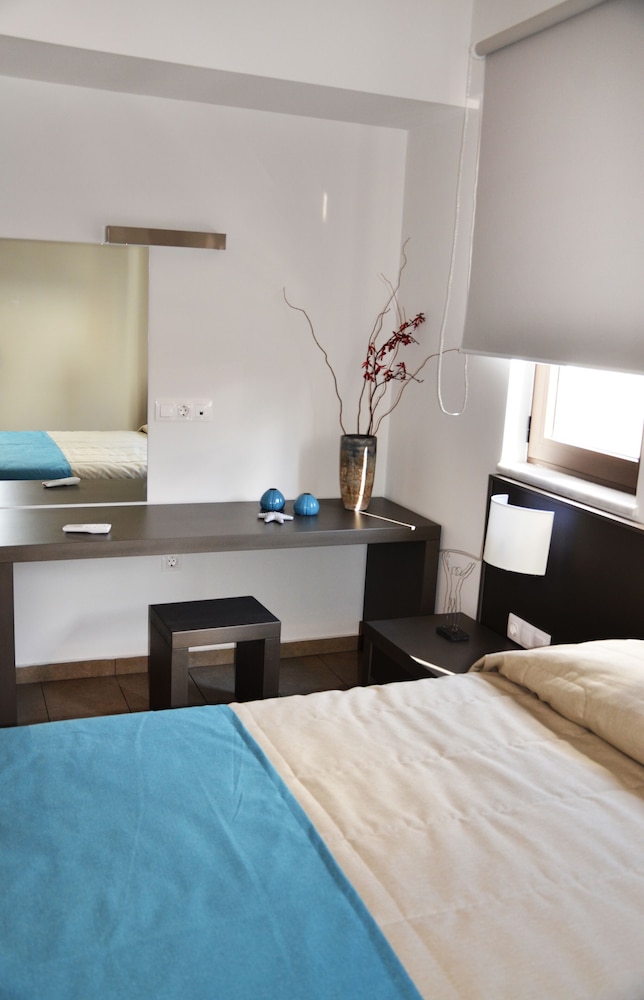 

Firenze - Platanias (Crete) - Ledra Maleme Hotel