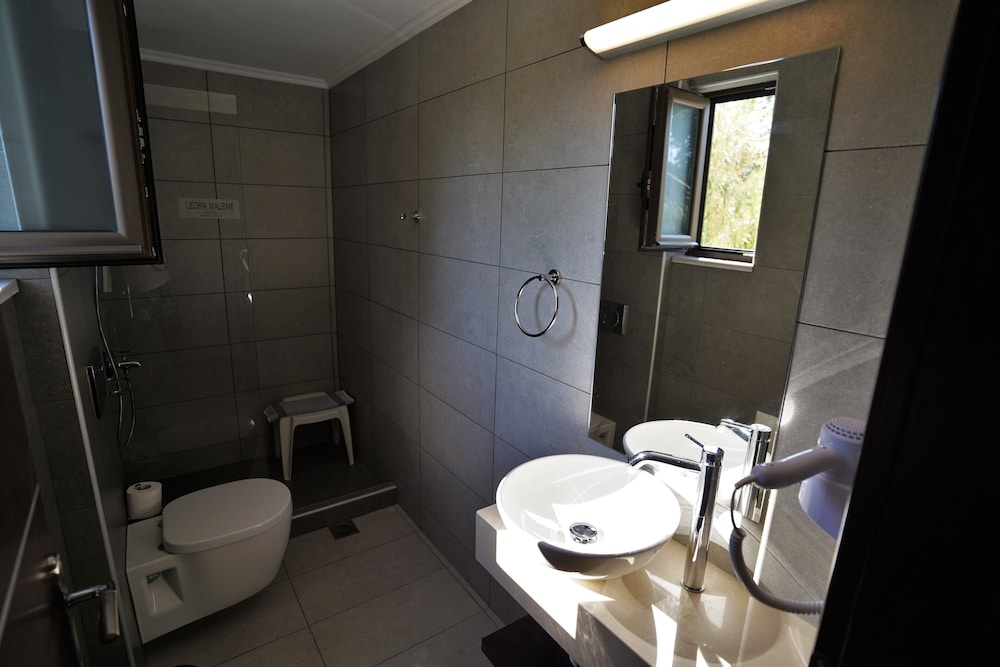 

Verona - Rapanianá - Ledra Maleme Hotel