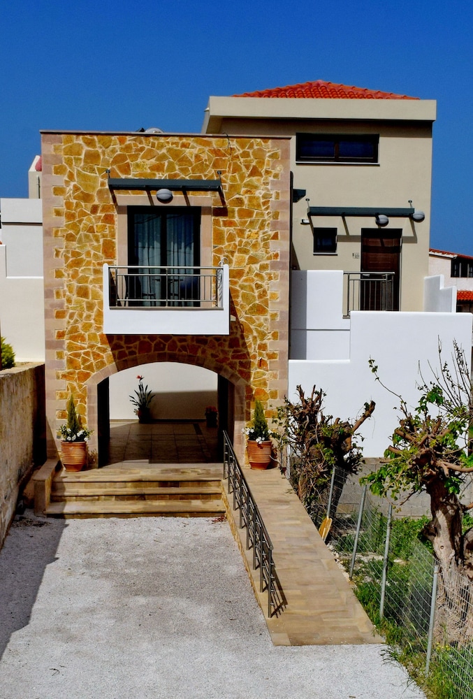 

Bologna - Agia Marina Nea Kydonias - Ledra Maleme Hotel