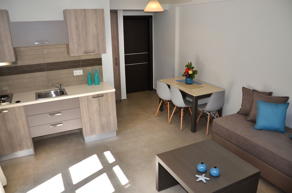 

Milano - Platanias (Crete) - Ledra Maleme Hotel