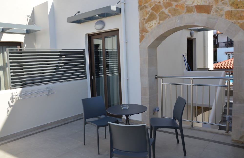 

Firenze - Platanias (Crete) - Ledra Maleme Hotel