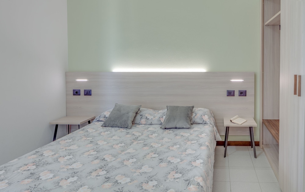 

Napoli - Sirmione - Residence Villaggio Tiglio