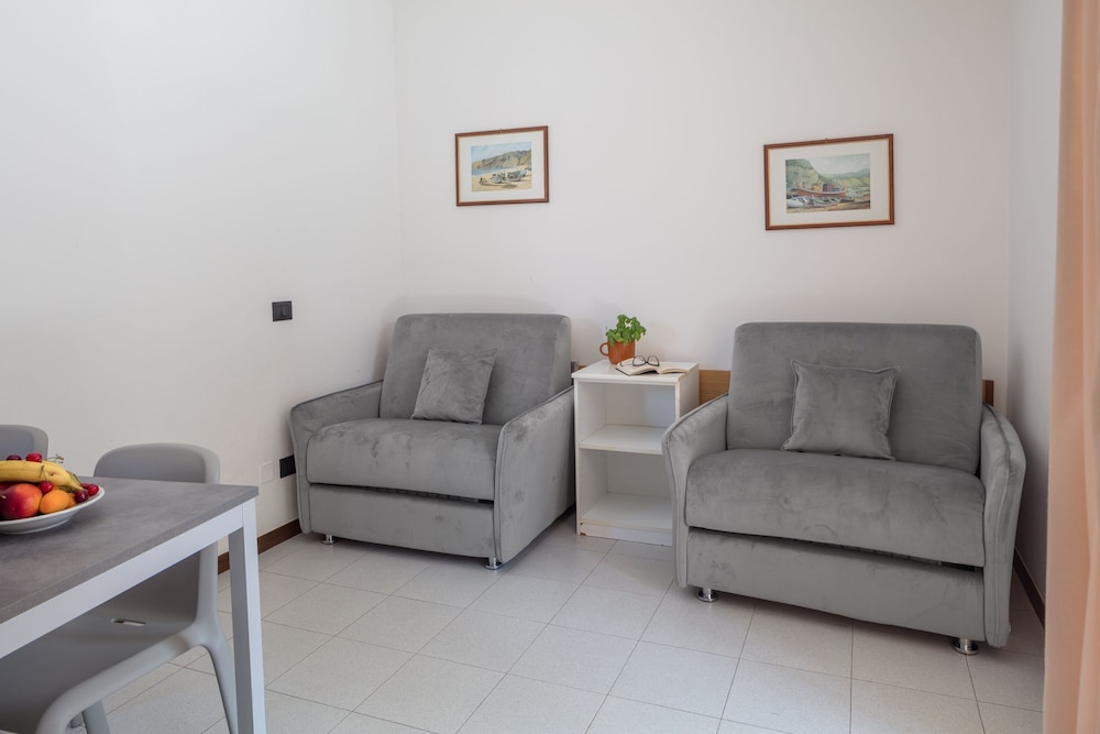 

Cagliari - Lazise - Residence Villaggio Tiglio