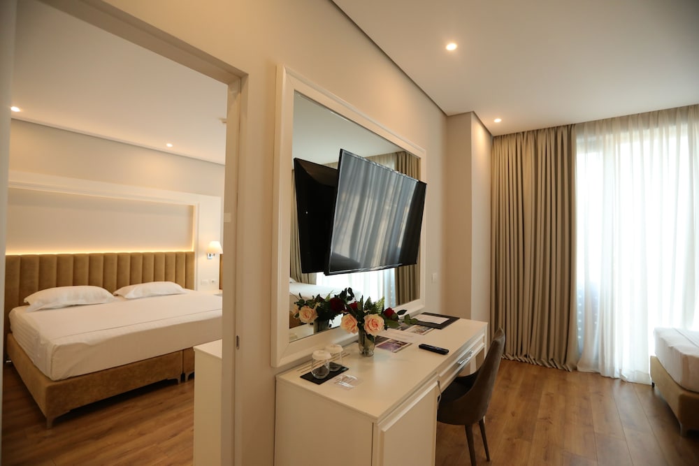 

Milano - Qerret - Premium Beach Hotel