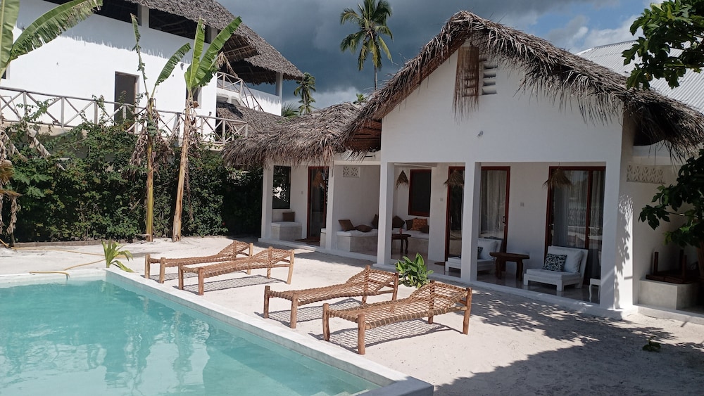 

Roma - Kiwengwa - Coral Bay Zanzibar