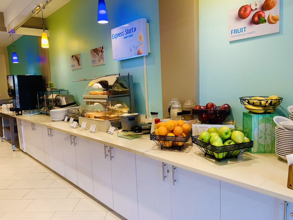 

Torino - Paradise Island - Holiday Inn Express & Suites Nassau