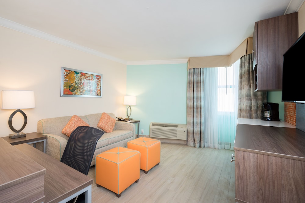 

Roma - Paradise Island - Holiday Inn Express & Suites Nassau
