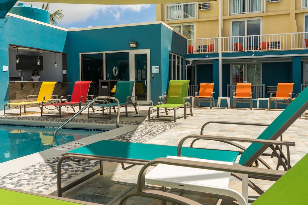 

Bari - Nassau (Bahamas), Caraibi - Holiday Inn Express & Suites Nassau
