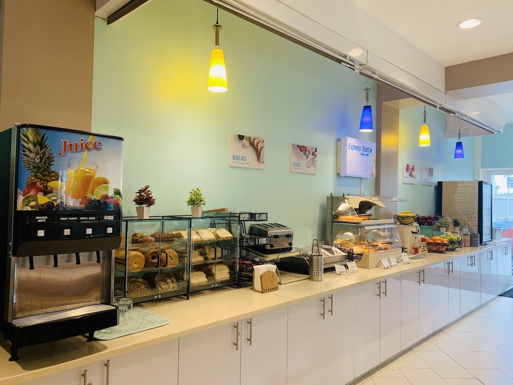 

Roma - Nassau (Bahamas), Caraibi - Holiday Inn Express & Suites NASSAU