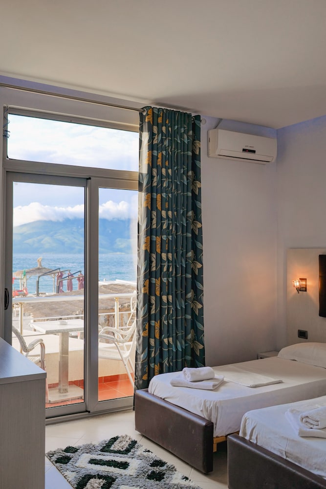 

Milano - Orikum - Grand Hotel Aita