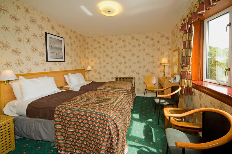 

Catania - Oban - King's Knoll Hotel