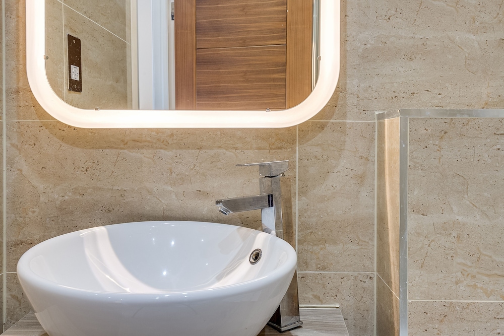 

Napoli - Greenford - London Star Hotel