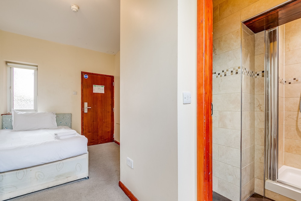 

Napoli - Ealing - London Star Hotel