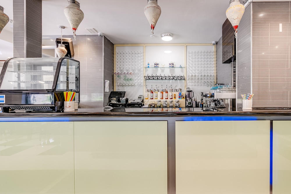 

Pisa - Greenford - London Star Hotel