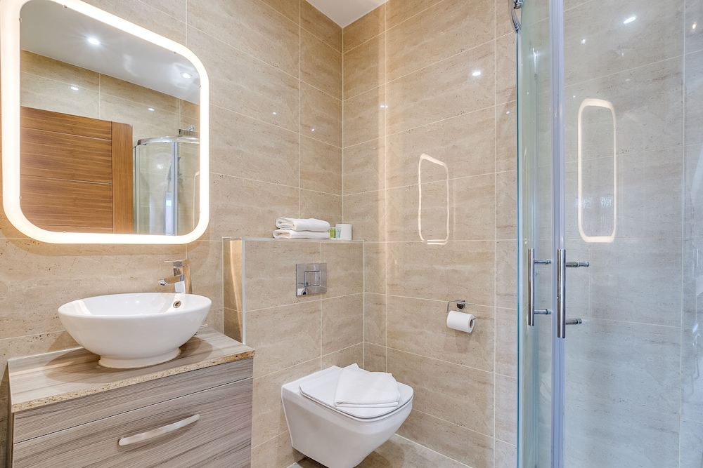 

Bari - Londra - London Star Hotel