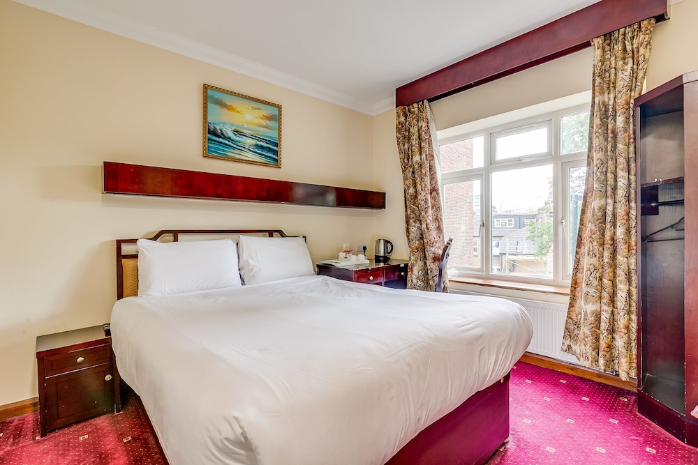 

Bologna - Ealing - London Star Hotel