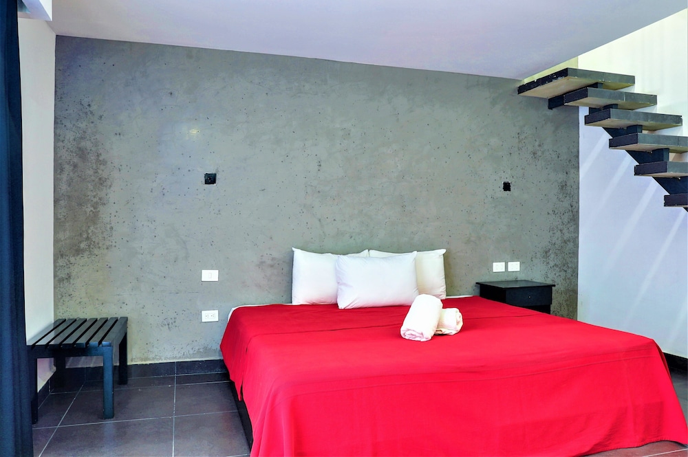 

Roma - Playa del Carmen - Hotel Colonial Playa del Carmen