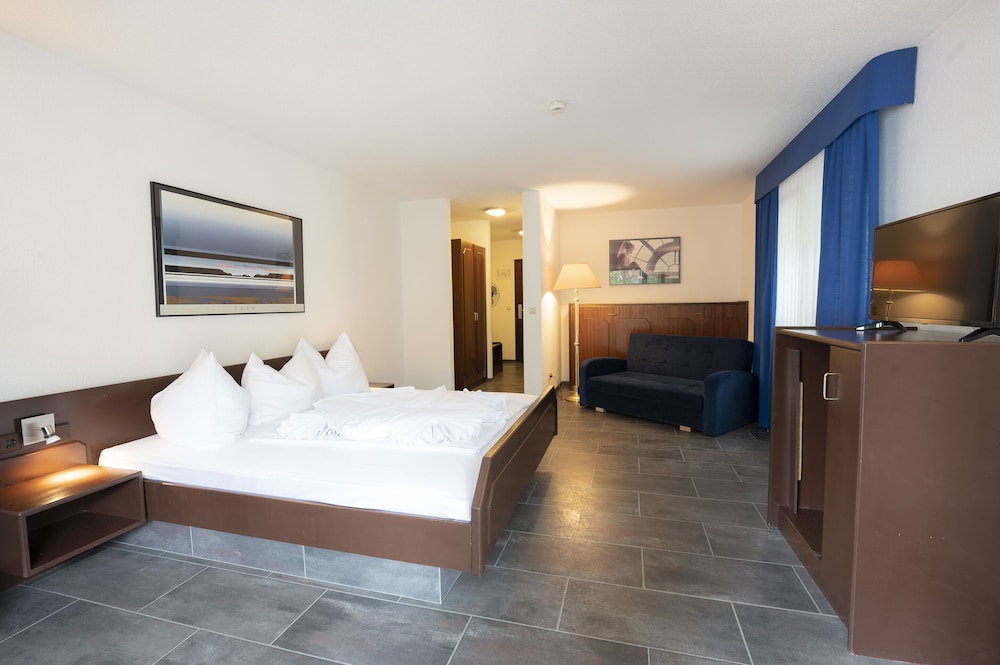 

Napoli - Stoccarda - Hotel Astoria am Urachplatz