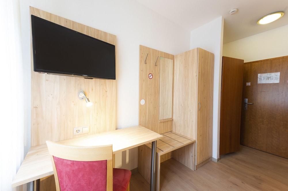

Bari - Stoccarda - Hotel Astoria am Urachplatz