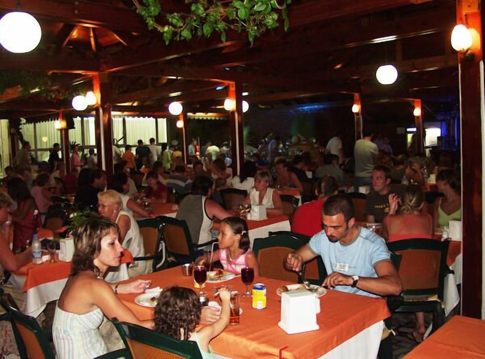 

Napoli - Kemer - Ares City Hotel