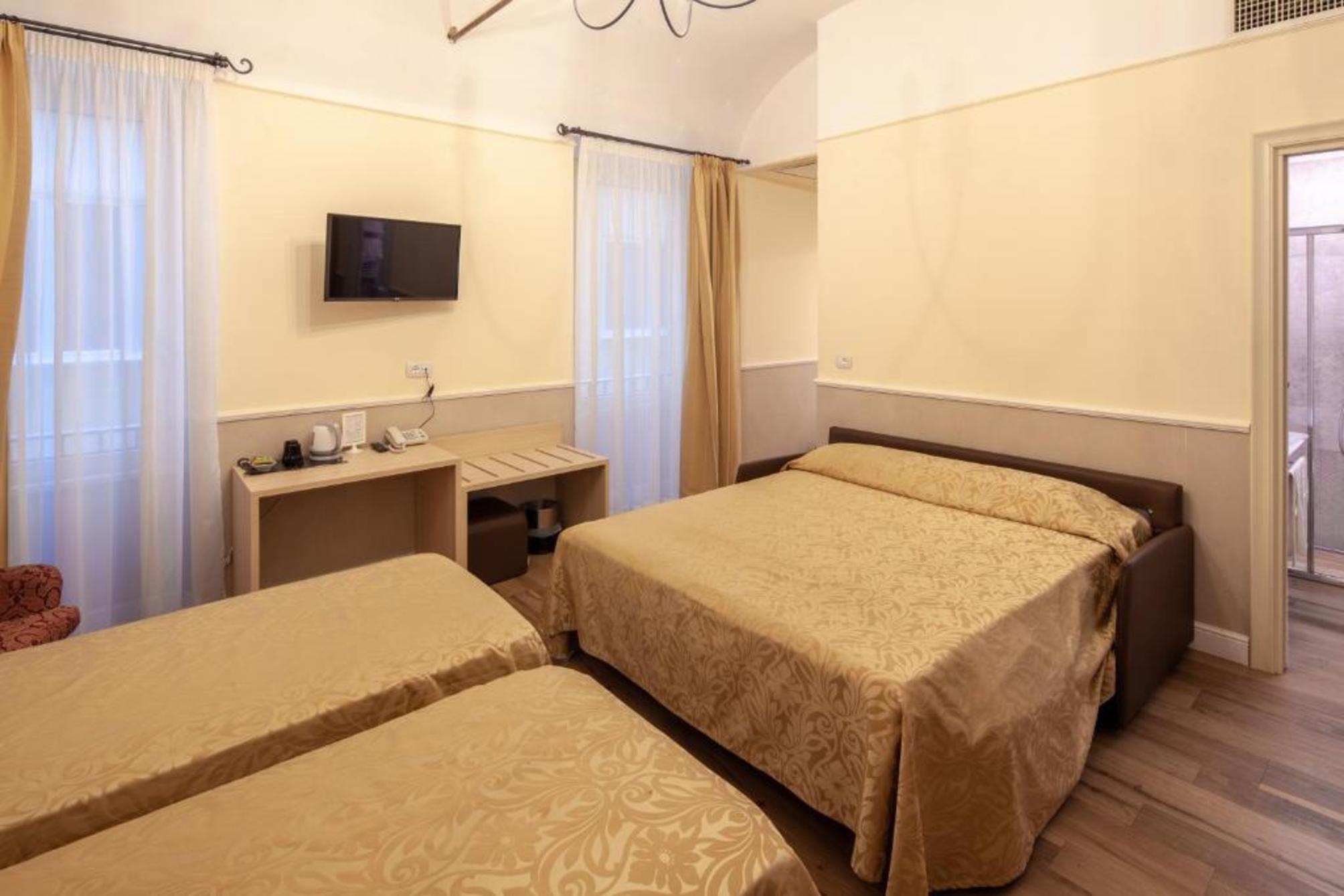 Triple Room