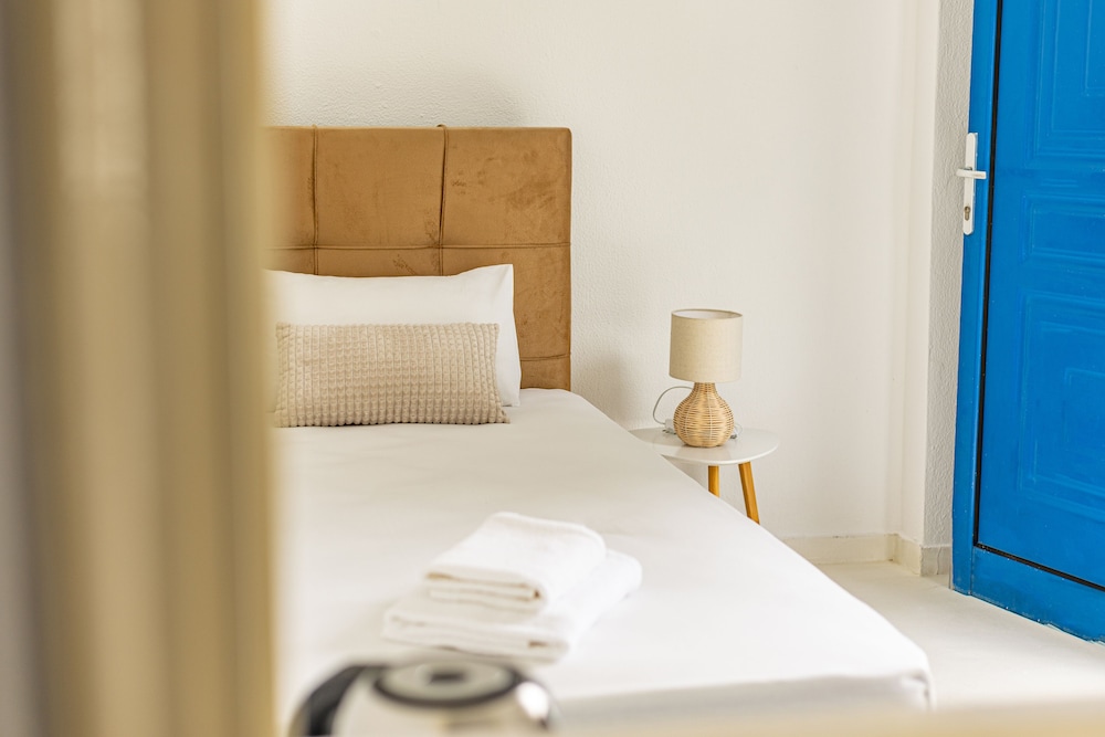

Milano - Kassandra-Hanioti - Theo Bungalows Boutique Hotel