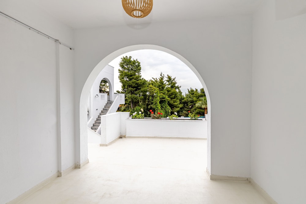 

Bologna - Kallithea Halkidikis - Theo Bungalows Boutique Hotel