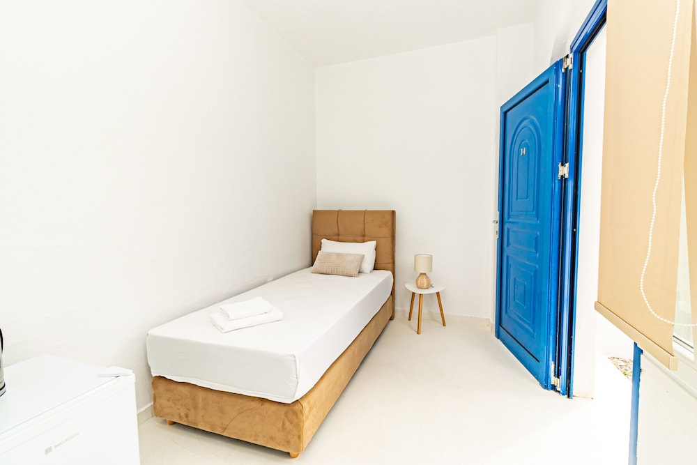 

Napoli - Polychrono - Theo Bungalows Boutique Hotel