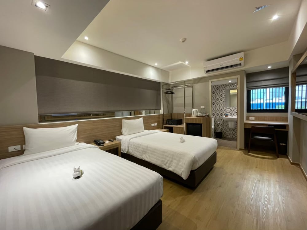

Roma - Bangkok - Almas Hotel Bangkok