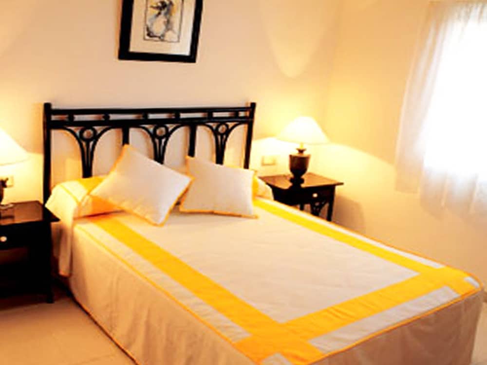 

Roma - Calpe - Apartamentos Esmeralda