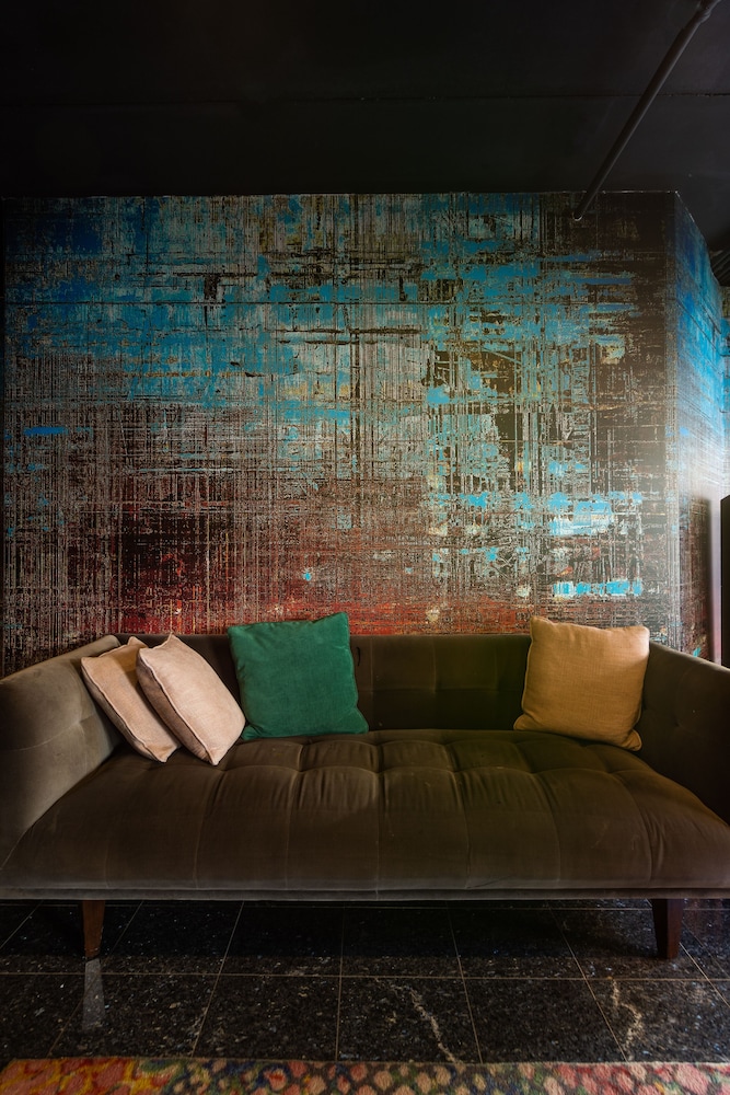 

Roma - Montreal - LELUX Hotel