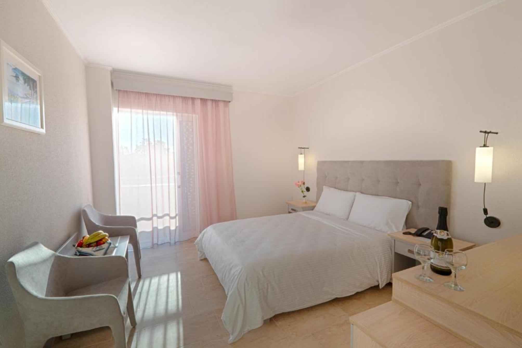 

Pisa - Dassia, Corfù - Nafsika Hotel - Adults Only