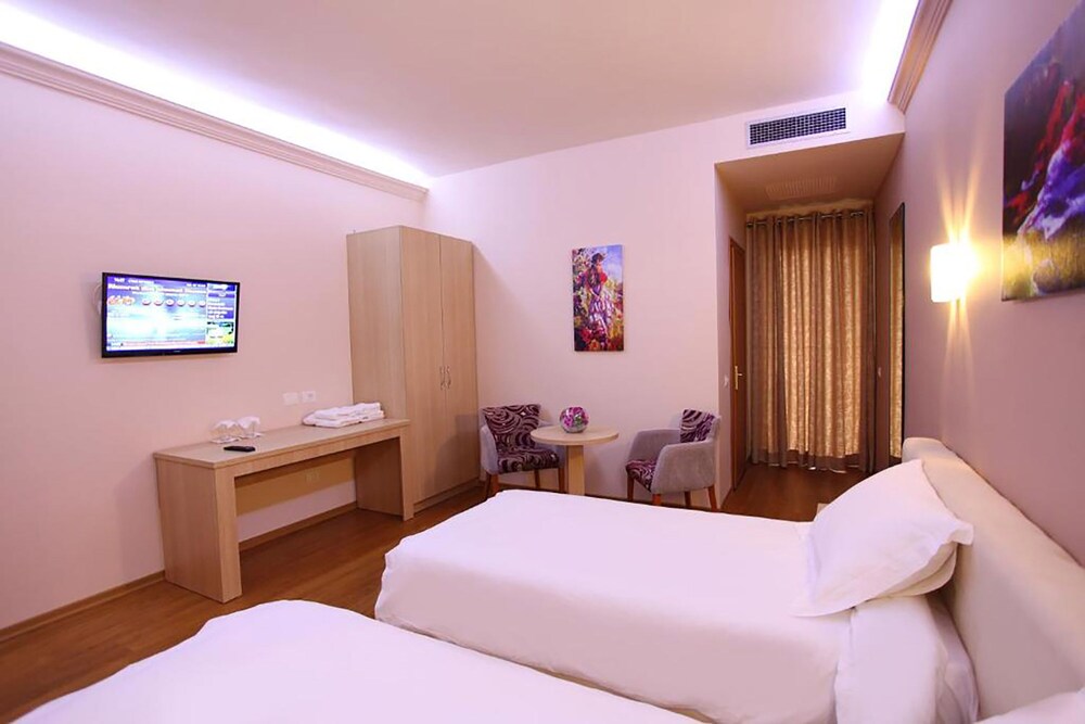 

Pescara - Tirana - Hotel Green