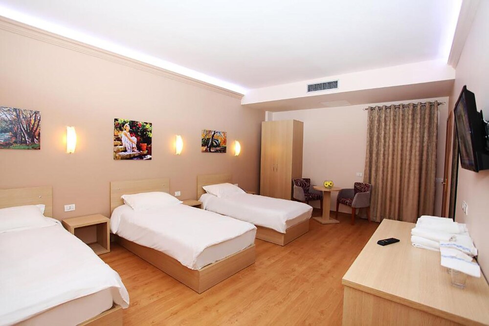 

Pescara - Tirana - Hotel Green