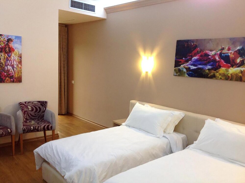 

Trieste - Tirana - Hotel Green