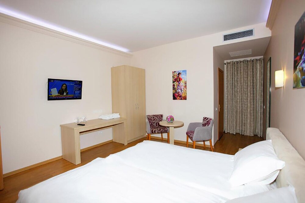 

Catania - Tirana - Hotel Green