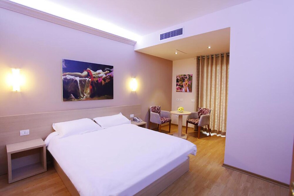 

Bari - Tirana - Hotel Green