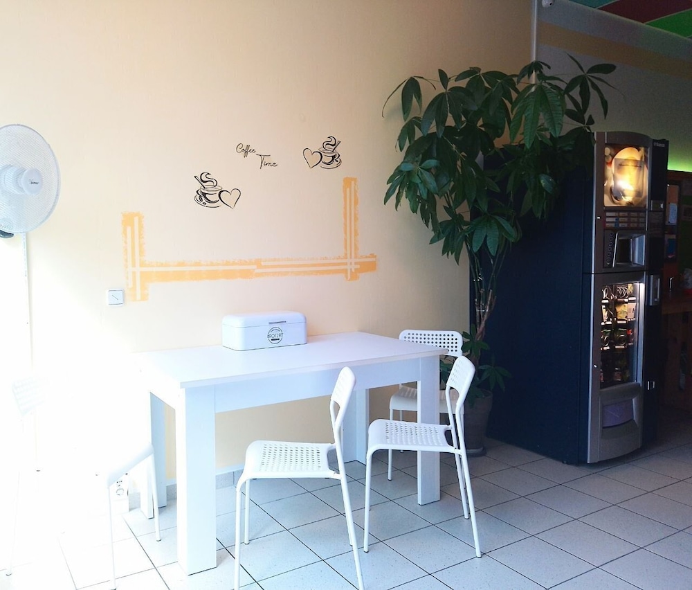 

Catania - Dresda - FOX BOX I Capsule Apt