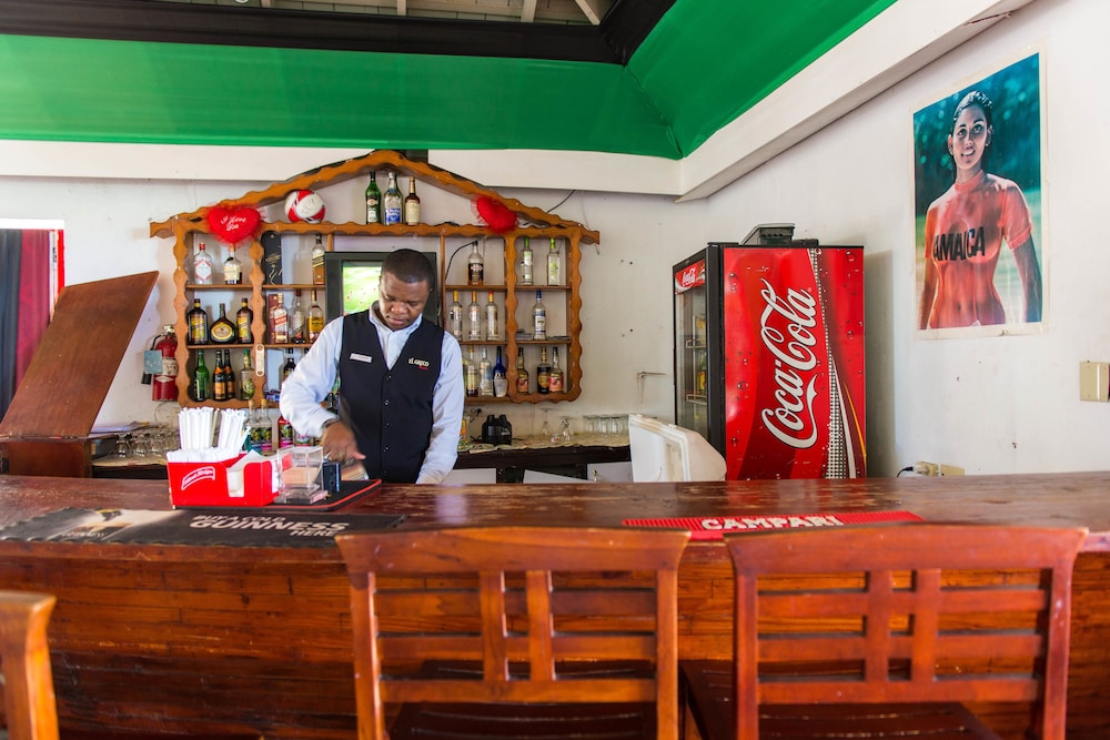 

Bologna - Montego Bay - Ocean Suite Beach Front at Mobay Club