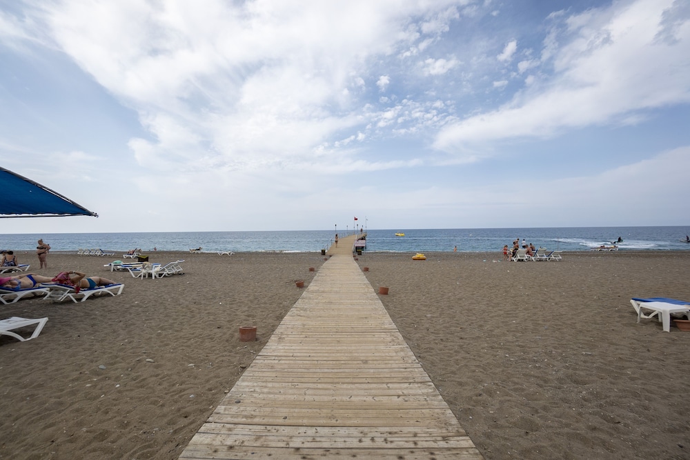 

Milano - Okurcalar - Çenger Beach Resort Spa - All Inclusive