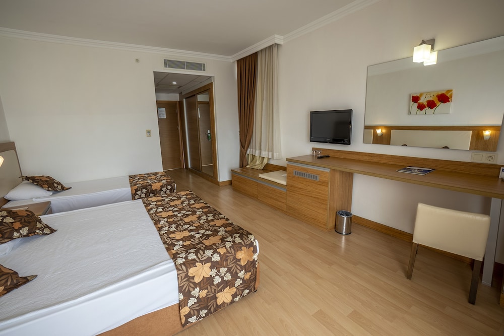 

Milano - Kizilagac - Cenger Beach Resort Spa - All Inclusive
