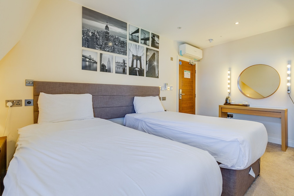 

Napoli - Hounslow - London Star Hotel