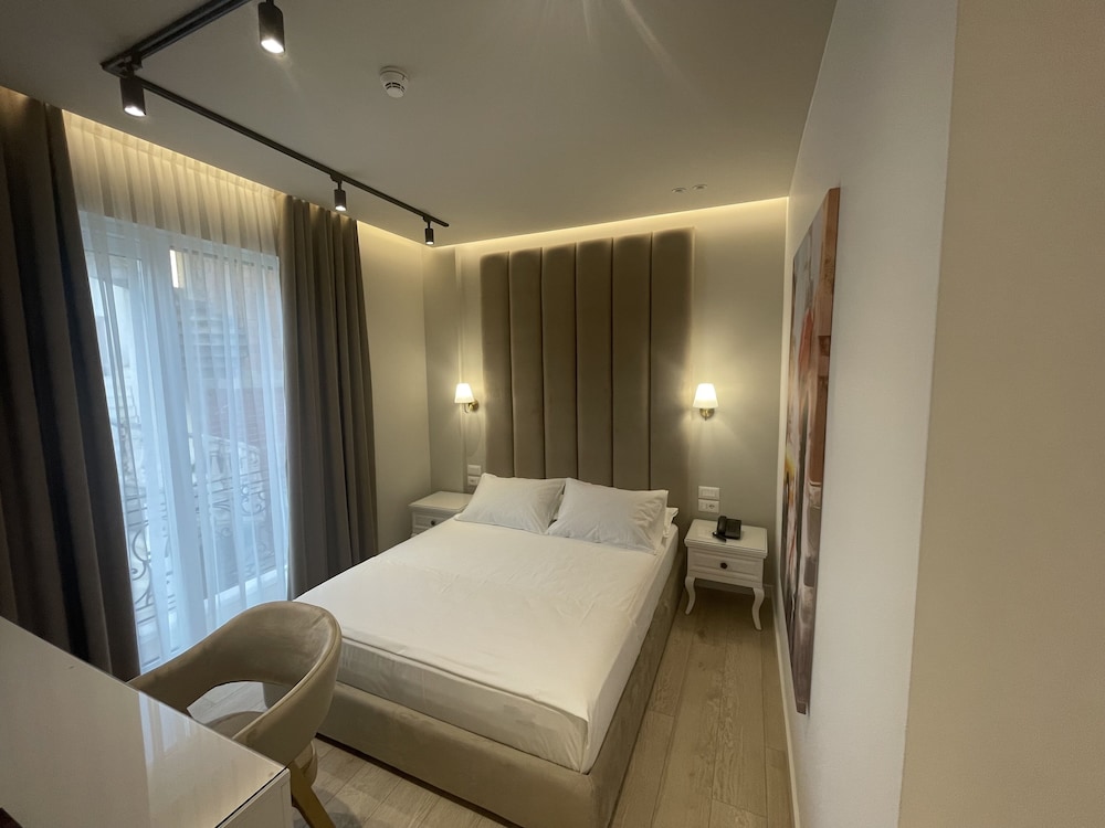 

Torino - Valona - Seaside Hotel