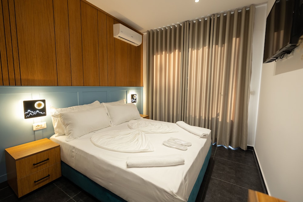 

Catania - Valona - Aglon Twin's Hotel