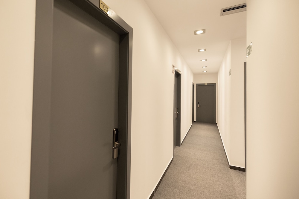 

Verona - Valona - Aglon Twin's Hotel
